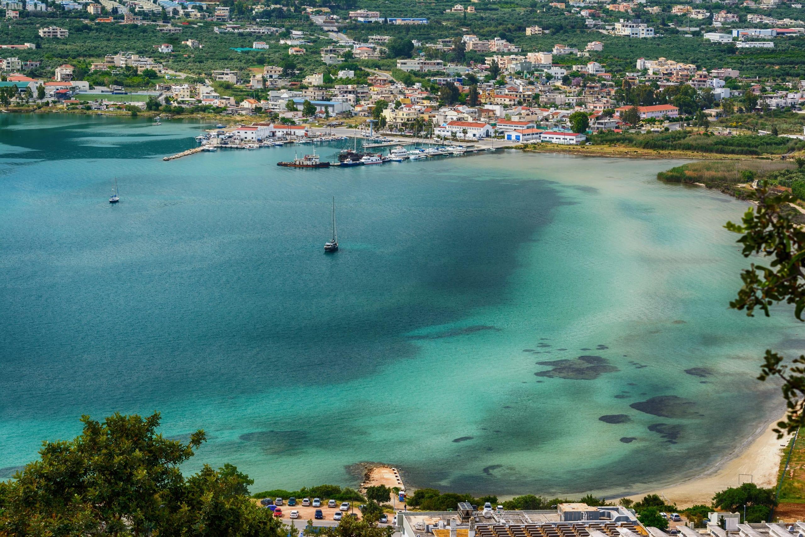 Hafen in der Souda Bucht auf Kreta