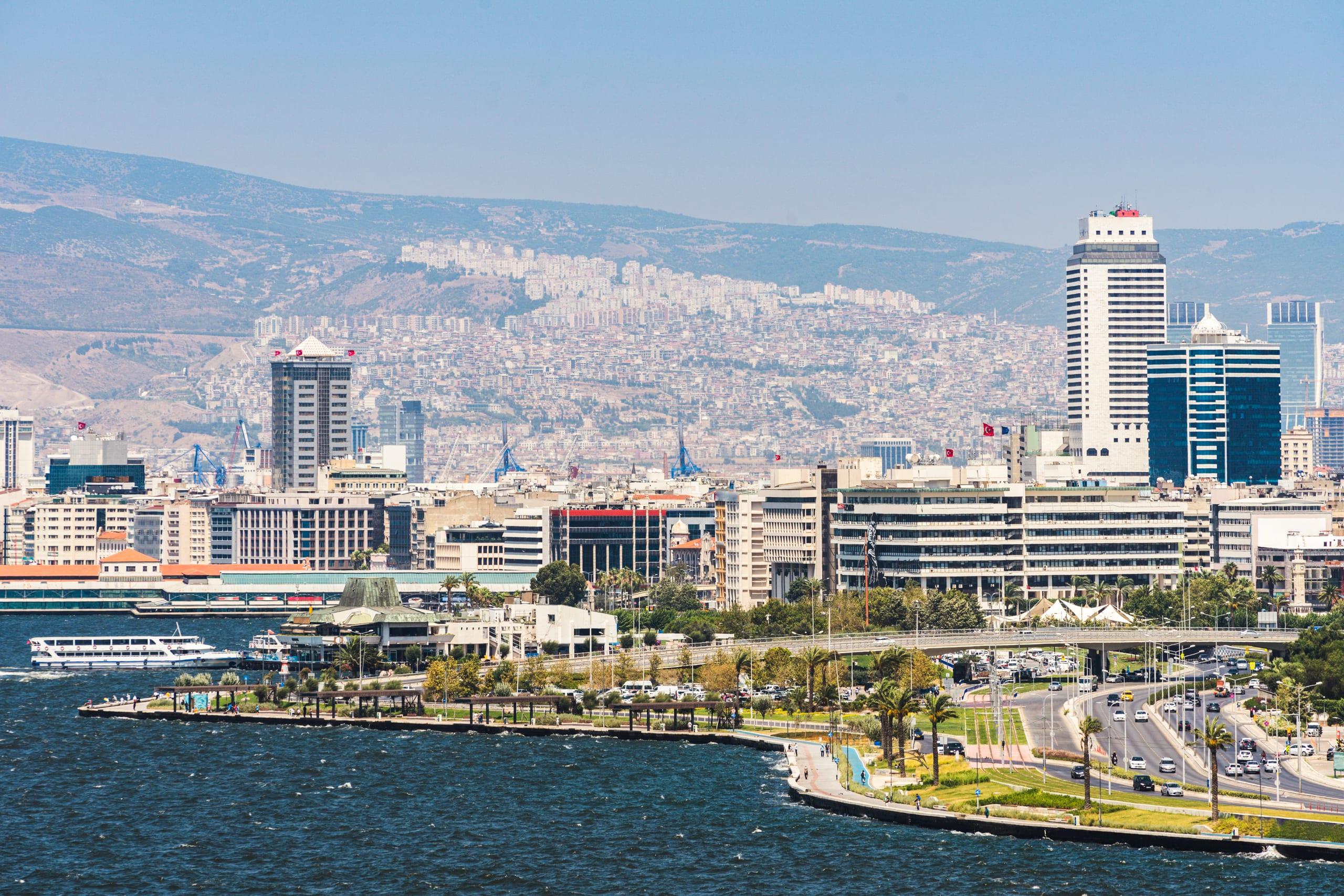 Izmir aus der Ferne