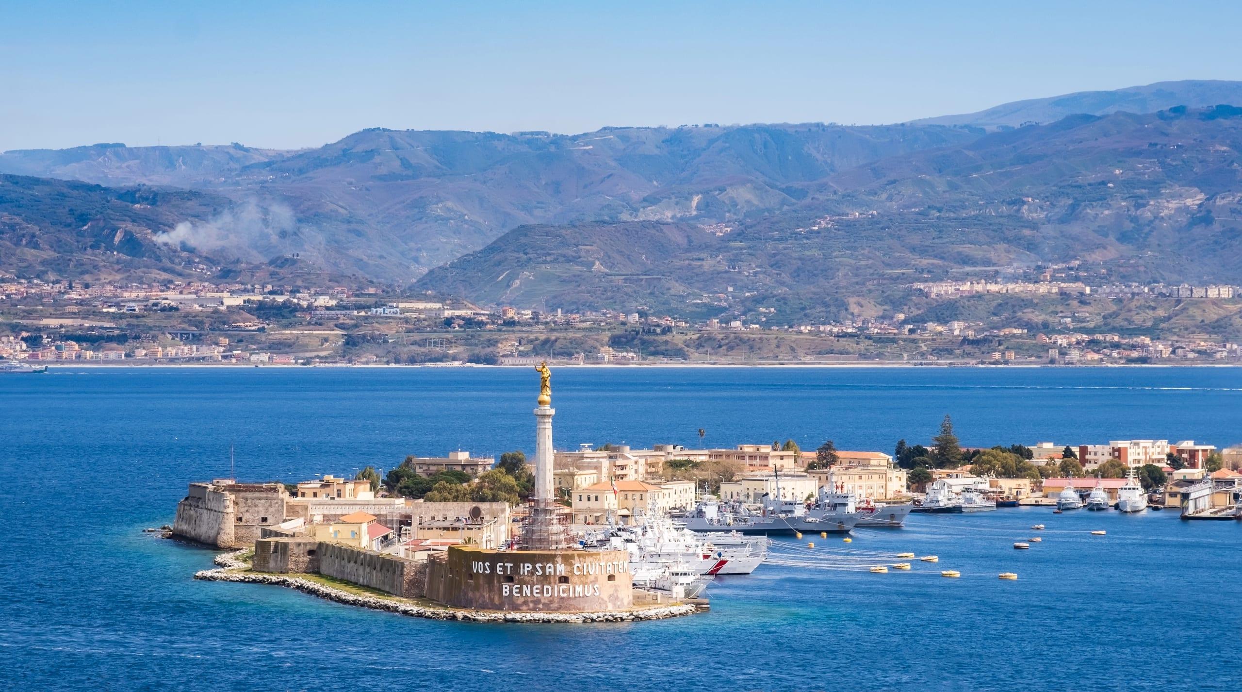 Hafeneinfahrt von Messina